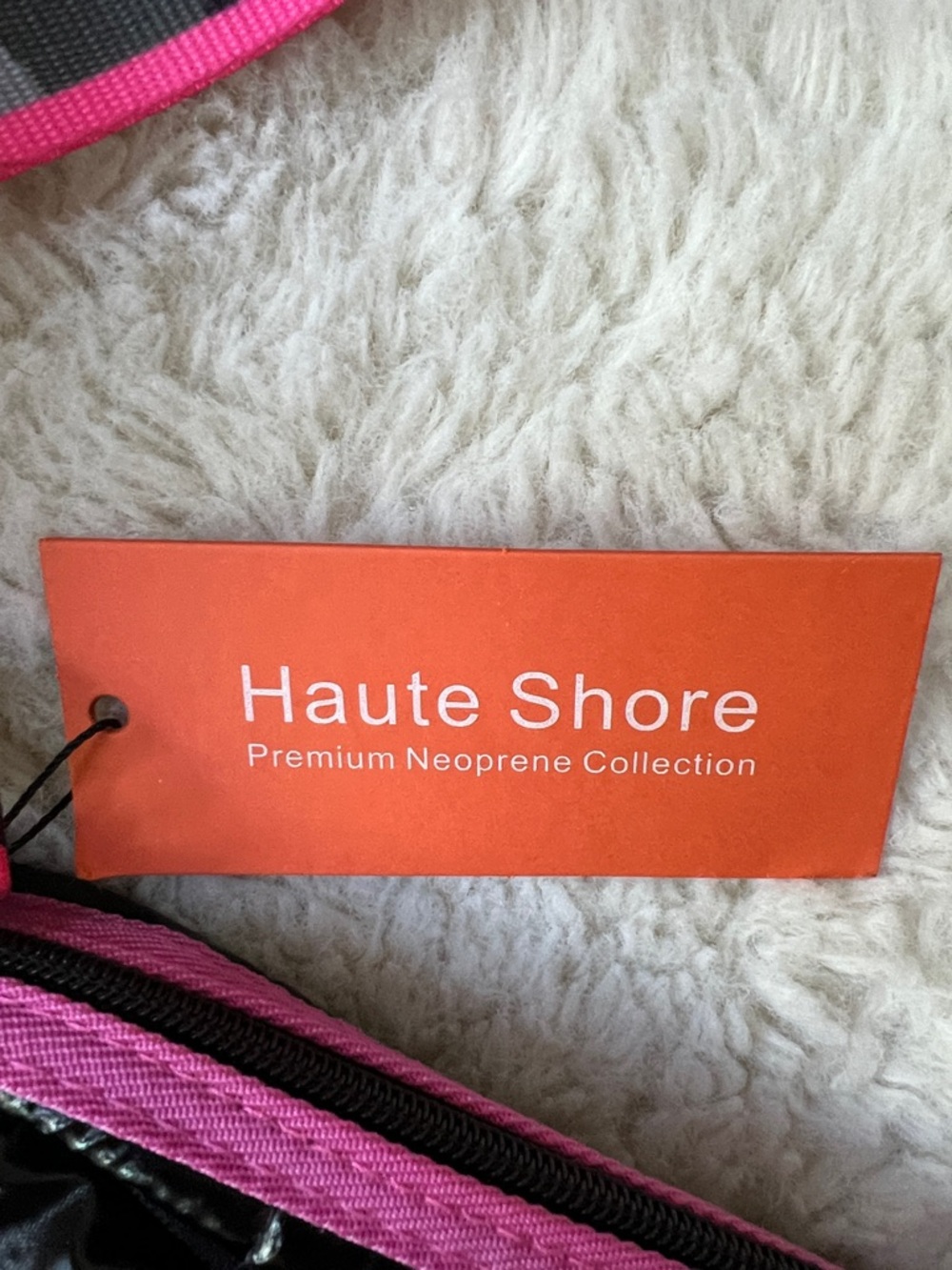 Haute Shore Drew Neoprene Crossbody Black Puffer Bag Pink piping camo strap NEW - Picture 2 of 10